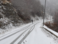 Reshje dëbore në aksin Elbasan-Qafë Thanë, temperaturat shkojnë deri në -15°C