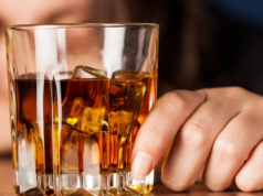 E keni tepruar mbrëmë me alkoolin? Kjo pije e thjeshtë është një shpëtim për ju