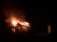 Vijon zjarri në zonën e “5 Majit”/ 6 automjete zjarrfikëse në vendngjarje, kërkohet ndërhyrja e Ushtrisë