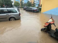 Reshje të dendura shkaktojnë probleme në Durrës, disa rrugë të përmbytura