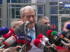 Artistët ishin brenda ish-vilës së Enver Hoxhës gjatë sulmit me molotovë, Berisha: Nuk e dija që ndodheshin aty