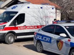 E rëndë në Durrës/ U vetëplagos me armë, 35-vjeçari ndërron jetë rrugës për në spital