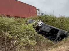 Durrës/Shoferja humb drejtimin e mjetit dhe përfundon në kanal