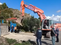 Balluku: Pastrim nga ndërtimet buzë rruge në aksin Elbasan-Rrogozhinë
