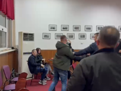 Sherr me grushte e shkelma në këshillin bashkiak të Pogradecit