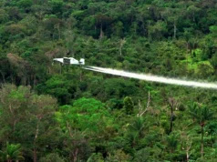 Pas presionit amerikan, Kolumbia fillon spërkatjen e kokainës me dronë
