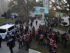 Protesta e opozitës, policia ‘blindon’ Kryeministrinë; në gatishmëri edhe autobotet e ujit