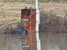 Niveli i ujit në liqenin e Ulzës arrin pikën maksimale, kabina elektrike hyn në ujë