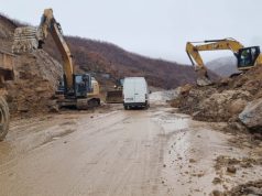 Sërish rëshqitje dherash në aksin Qukës–Qafë Plloçë, bllokohet rruga