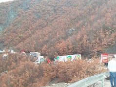 “Paralizohet” qarkullimi në Moglicë për shkak të mjeteve të tonazhit të rëndë, radhë kilometrike makinash