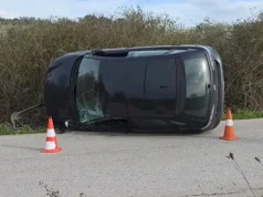 Aksident në aksin Fier-Libofshë, përmbyset makina, plagoset shoferja