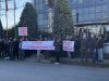 Prej 7 muajsh pa paga, punonjësit e “Bankers” hidhen në protestë: Na likuidoni, duam siguri në punë!