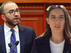 “Zegjineja denigron “Gaz” Bardhin” – Nga Aleanca LGBT tek KSHH, 17 organizata i kërkojnë Peleshit masë disiplinore për gjuhën e deputetes