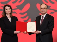 Ndryshimet në qeveri, betohen shtatë ministrat e rinj. Marrin zyrtarisht detyrën