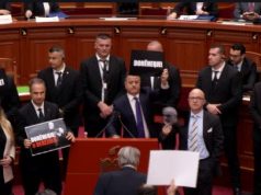 PS rrëzoi kërkesën e SPAK për heqjen e imunitetit të Ballukut/ Tensione në Kuvend, deputetë të opozitës bllokojnë Foltoren