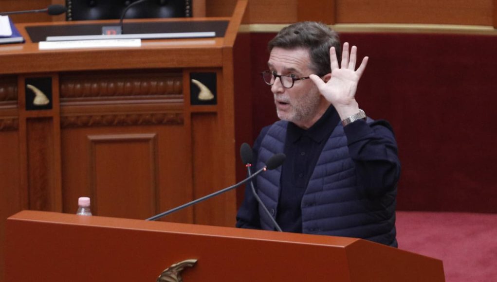 f340a0b7-ef22-4cb6-9cfb-01e87444f975