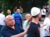 Përpalsje para selisë së PD, mbështetësit demokratë përleshen me protestuesit