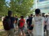 Video/ Mblidhen protestuesit e parë para Kuvendit, deputetët e PS hyjnë 30 minuta më herët