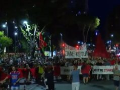 “Rama jepe dorëheqjen”/ Protestuesit nuk ndalin revoltën