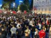 Asnjë partiak! Qytetarët refuzojnë përfaqësuesit politikë në protestë