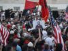 Flamuri amerikan në protestën e shqiptarëve para Kryeministrisë