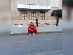 Protestuesi i përgjigjet Ramës: Ti nuk je viktima e halleve të mia. Ti je autori i tyre