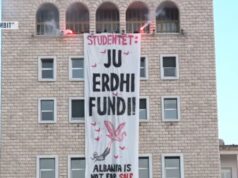 “Ju erdhi fundi”/ Studentët mesazh të fortë Ramës, shpalosin banderolën gjigante në Universitetin Politeknik