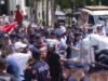 “Qytetarët u tërhoqën zvarrë si në Zvërnec”/ Tensionet në protestën para Parlamentit, Komiteti Shqiptar i Helsinkit: Të respektohen të drejtat dhe standardet e KEDNJ-së