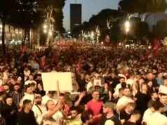 Protestë historike në Tiranë/ Sheshi i mbushur si asnjëherë tjetër, nga Ministria e Brendshme tek “Rogner” det protestuesish