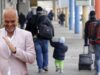Alarmi demografik/ Në një vit, 33 mijë të rinj më pak në Shqipëri, shtohen të moshuarit