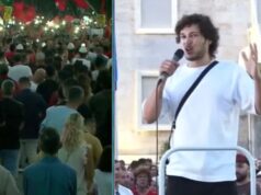“Jemi me ju”/ Turisti elektrizon protestën: Mos u dorëzoni! Do të fitoni