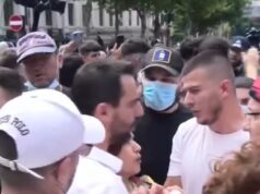 Protesta te Parlamenti – Lapaj i bashkohet tubimit, protestuesit e largojnë