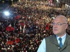 “Kemi shkruar historinë e kombeve të tjera”, Auron Tare: Protesta do të sjellë një Shqipëri tjetër, kur shqiptari të mësojë më në fund të luftojë edhe për veten