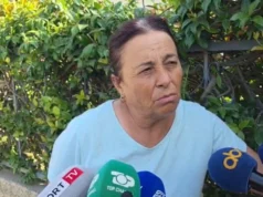 “Ka marrë vajzën, por nuk e dimë se ku e ka çuar”/ Krimi në familjen në Roskovec, flet e afërmja: Ish-të fejuarën e kërcënonte me armë, ishte në arrest shtëpie, por dilte gjithmonë