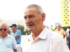 “Dua lekët e kompensimit”/ I moshuari nga Vlora nga sheshi Skënderbej: Ja pse protestoj